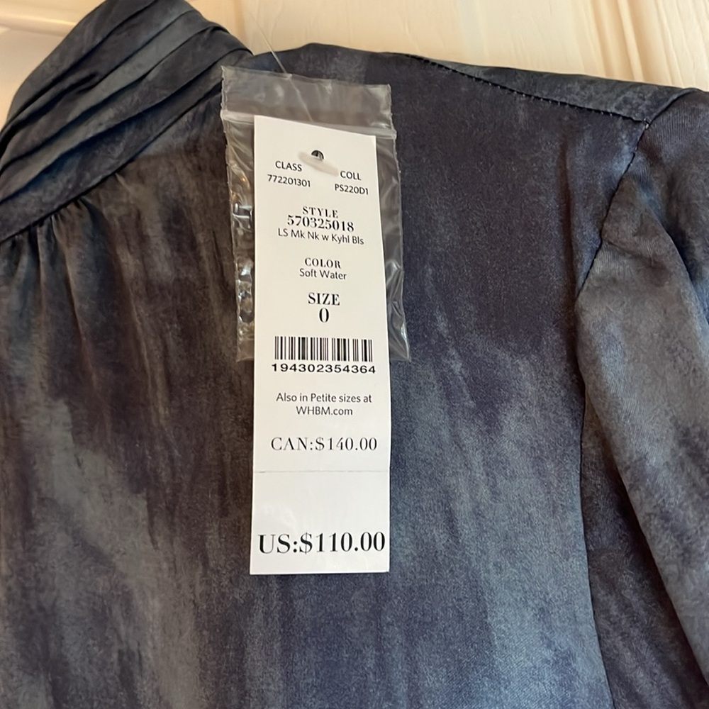Keyhole blouse - Picture 6 of 8